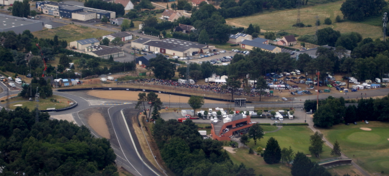 Illustration for article titled The 24 Hours Of Le Mans Is Unbelievable From The Air